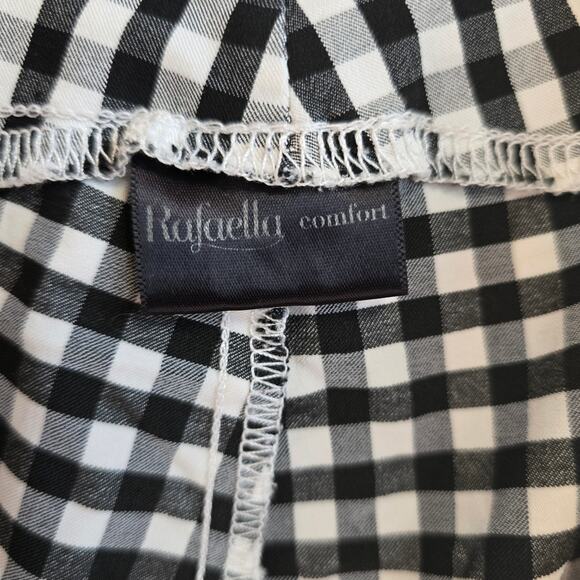 Rafaella Comfort Women's Plaid Shorts Black and White Size 16 - Picture 5 of 6